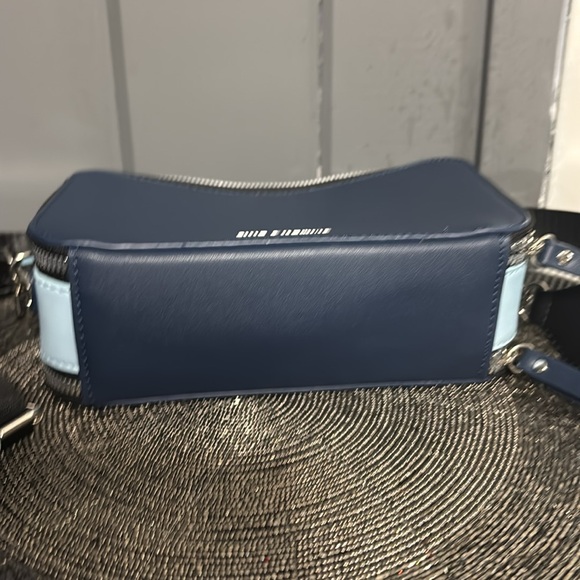 NWOT Like Dreams 2 Tone Blue Crossbody Bag - Picture 4 of 10